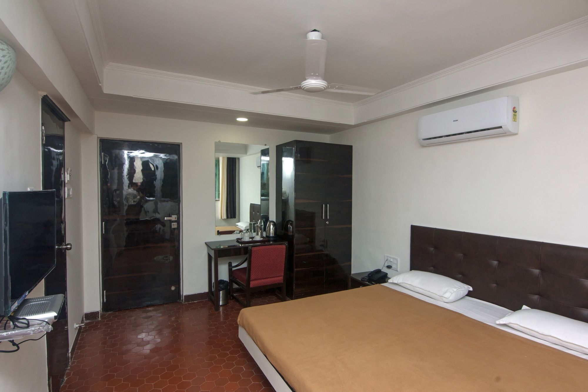 Oyo 9806 Hotel Arvi โลนาวาลา ภายนอก รูปภาพ