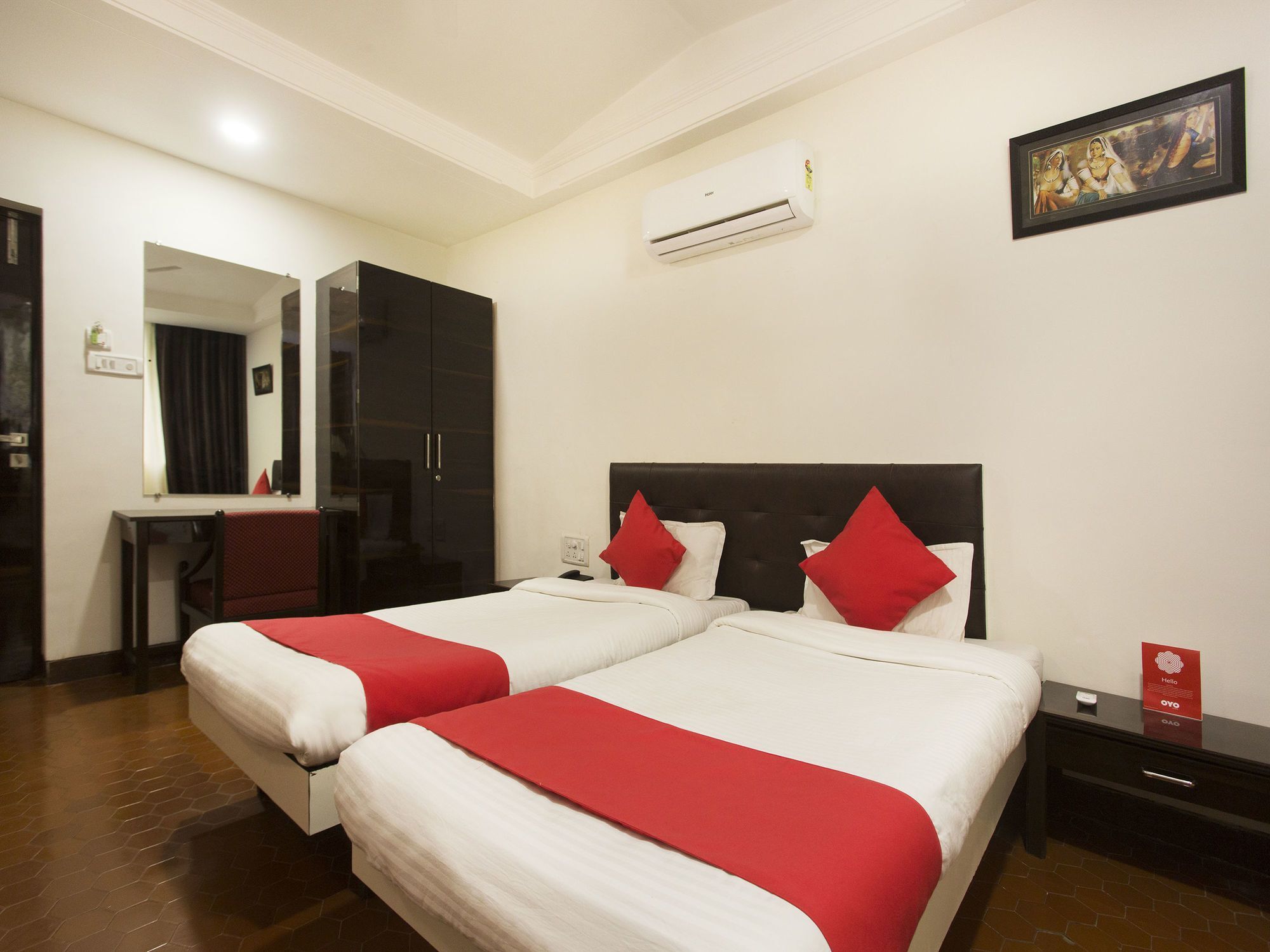 Oyo 9806 Hotel Arvi โลนาวาลา ภายนอก รูปภาพ